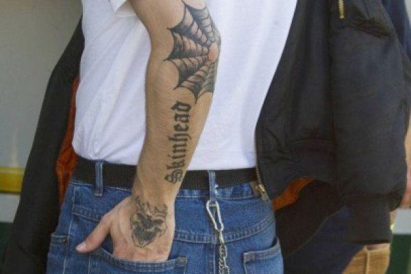 Soldaţii italieni nu mai au voie cu tatuaje şi body-piercing